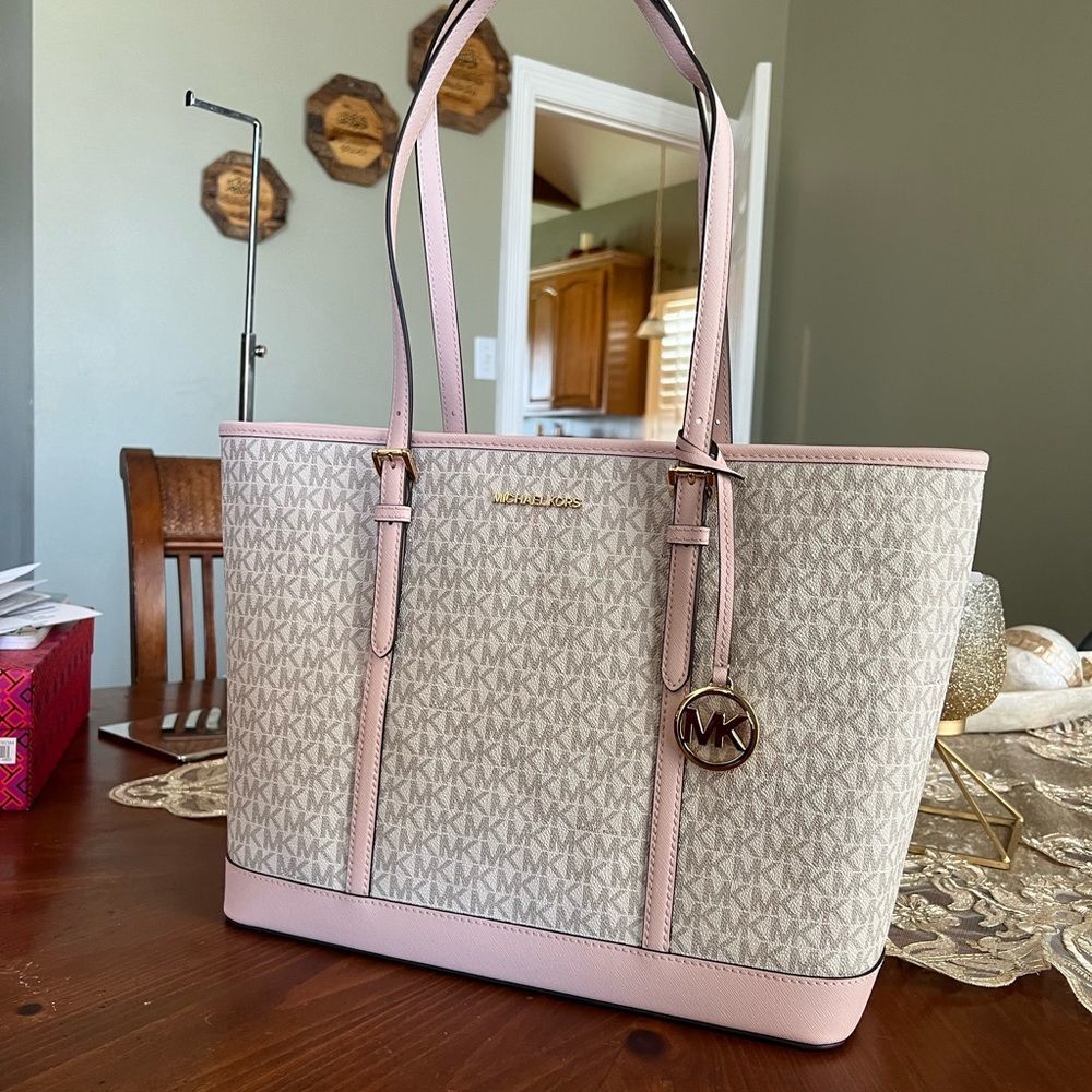 Michael Kors LG travel tote - Picture 4 of 13